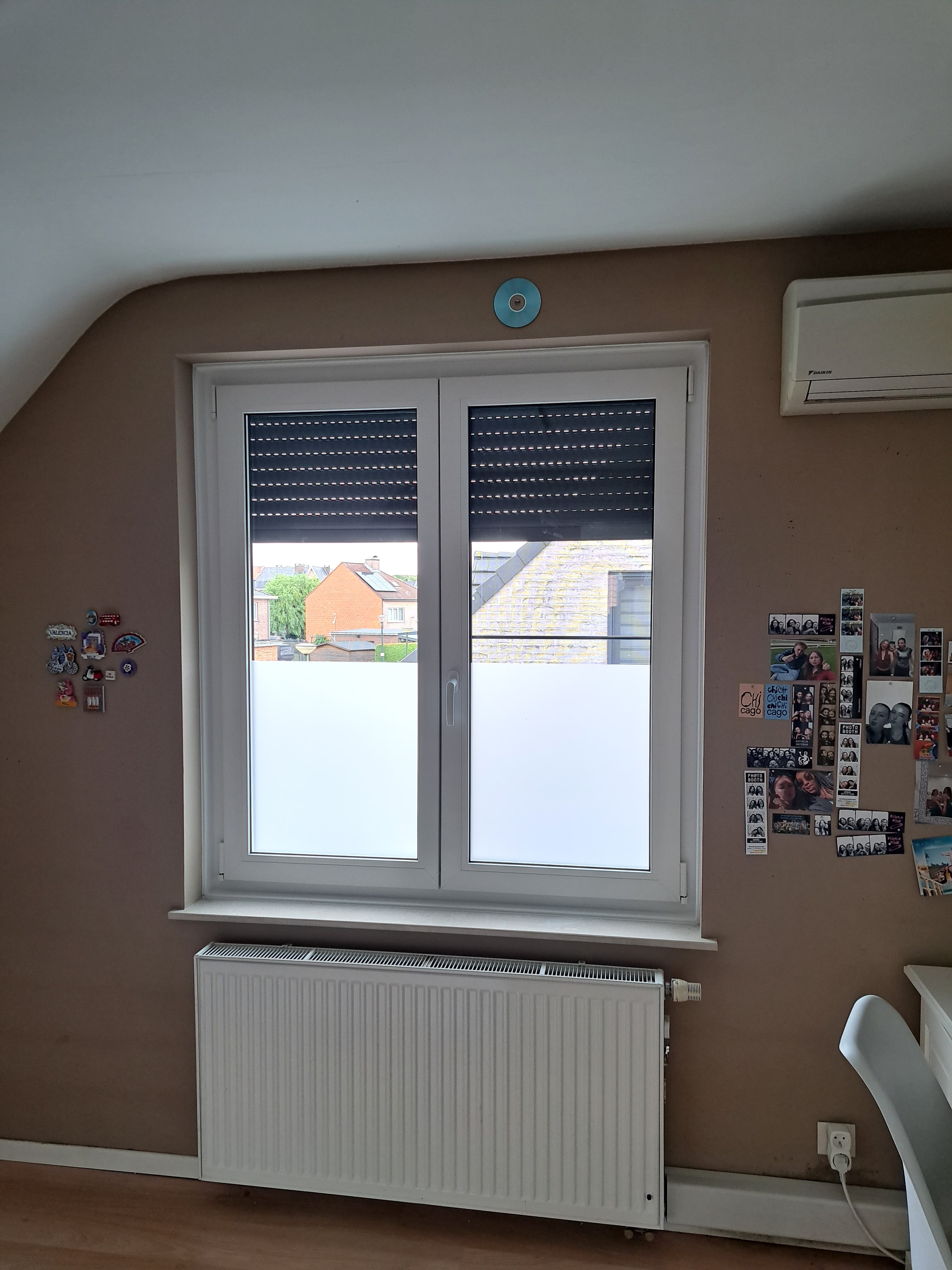 Châssis PVC dans une chambre