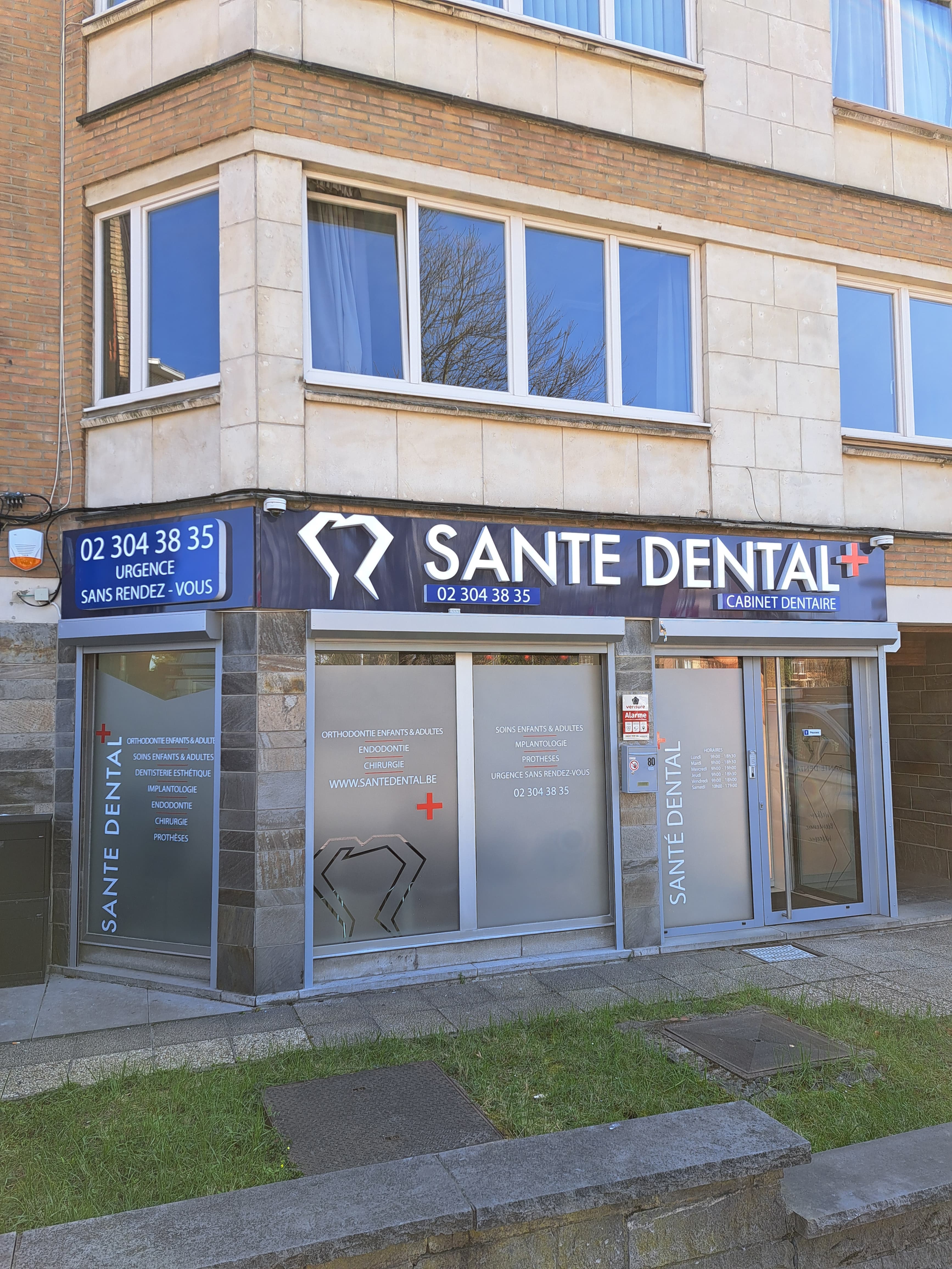 Devanture commerciale posée par Ronny Windows