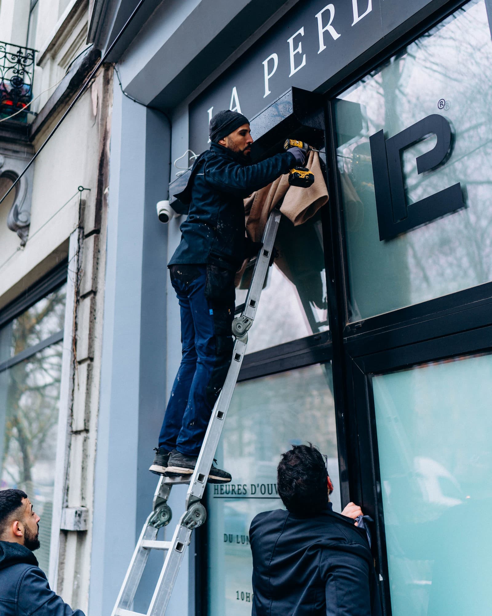 Pose de vitrine pour commerce à Bruxelles