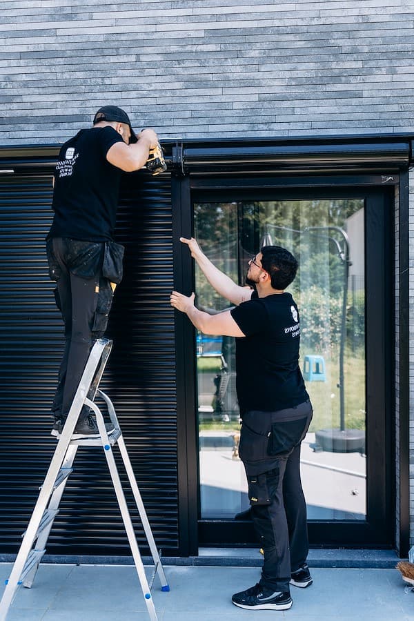Volets roulants sur maison moderne bruxelloise