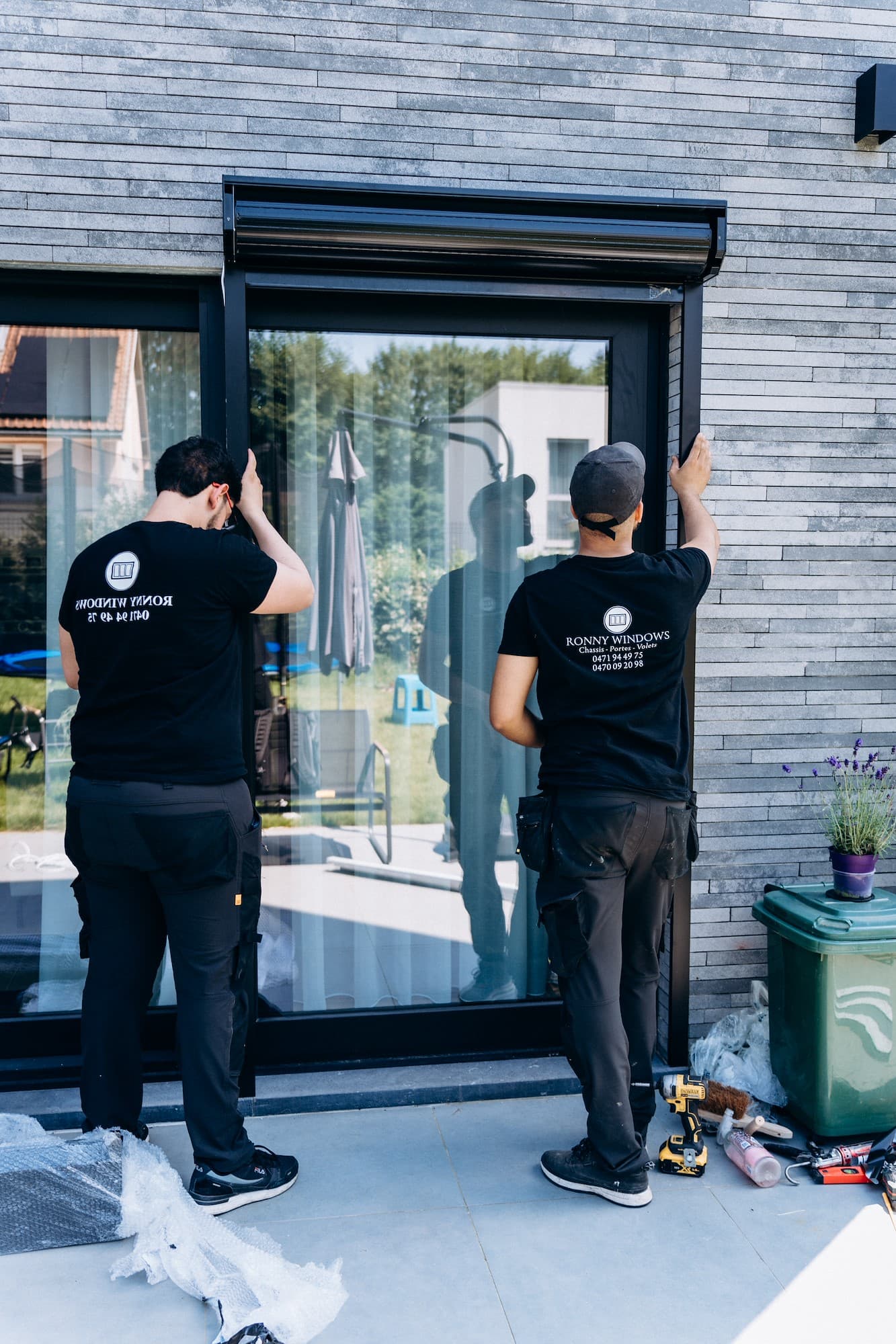 Pose de volets roulants en extérieur
